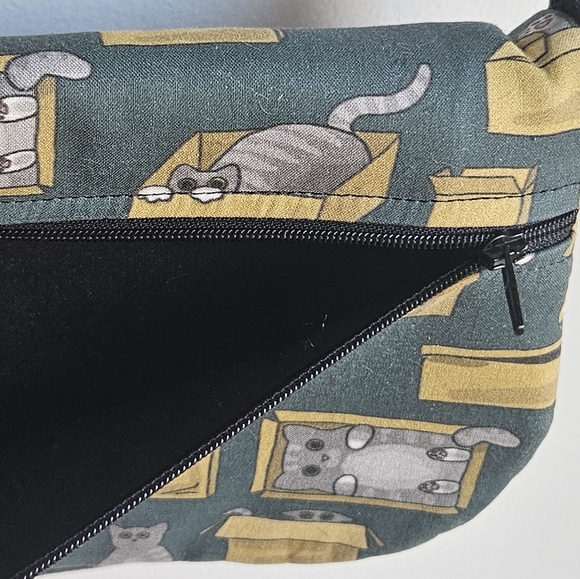 Fabrikate Handmade Adjustable Cat-Themed Wallet Purse - Picture 7 of 15